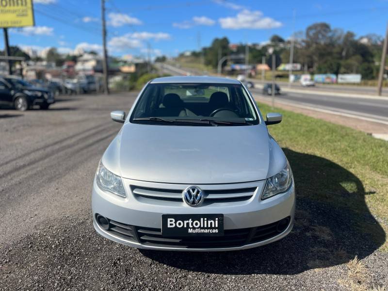 VOLKSWAGEN - VOYAGE - 2011/2012 - Prata - R$ 31.900,00