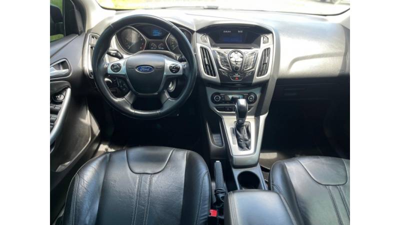 FORD - FOCUS - 2014/2015 - Preta - R$ 56.900,00