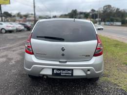 RENAULT - SANDERO - 2010/2011 - Prata - R$ 27.900,00
