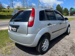 FORD - FIESTA - 2004/2005 - Prata - R$ 19.900,00
