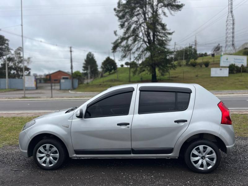 RENAULT - SANDERO - 2010/2011 - Prata - R$ 27.900,00