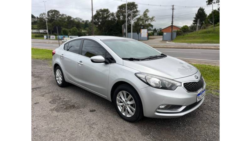 KIA MOTORS - CERATO - 2014/2015 - Prata - R$ 66.900,00