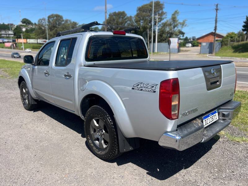 NISSAN - FRONTIER - 2007/2008 - Prata - R$ 76.900,00