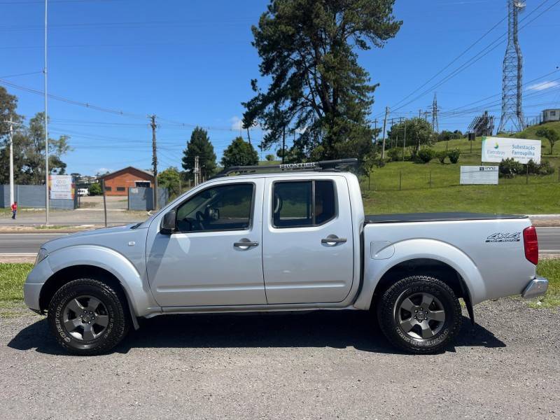 NISSAN - FRONTIER - 2007/2008 - Prata - R$ 76.900,00