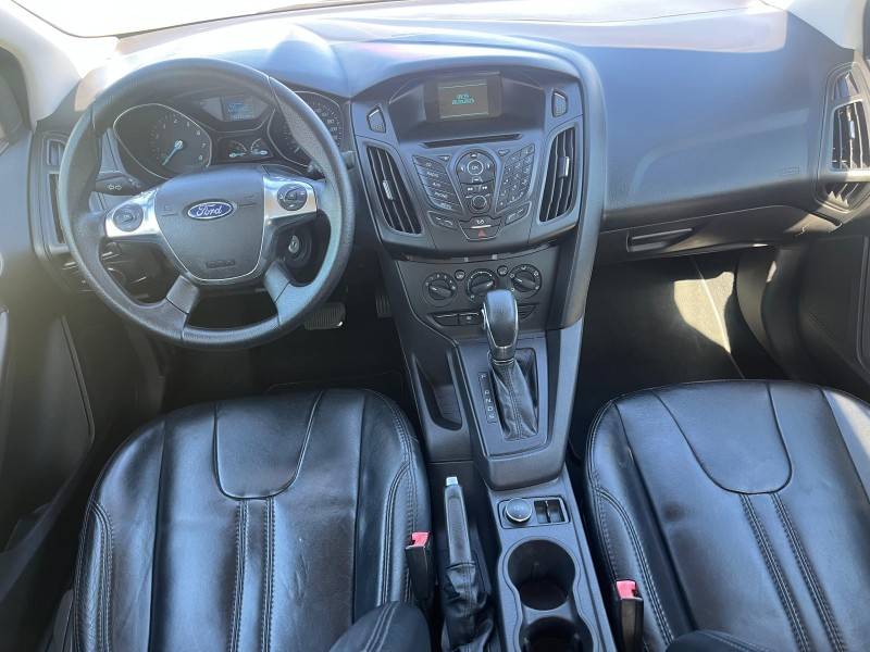 FORD - FOCUS - 2013/2014 - Preta - R$ 46.900,00