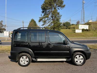 FIAT - DOBLÓ - 2004/2004 - Preta - R$ 26.000,00