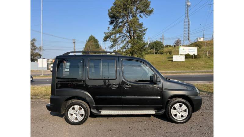 FIAT - DOBLÓ - 2004/2004 - Preta - R$ 26.000,00