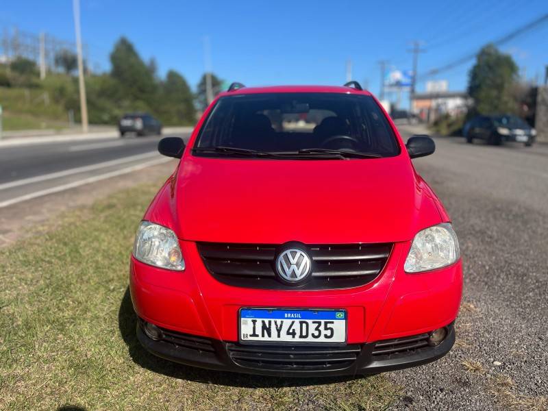 VOLKSWAGEN - SPACEFOX - 2007/2008 - Vermelha - R$ 32.900,00