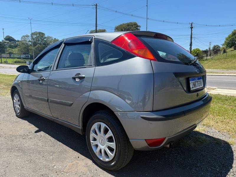 FORD - FOCUS - 2007/2007 - Cinza - R$ 25.900,00