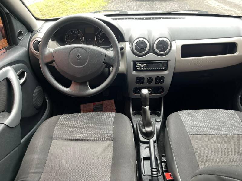 RENAULT - SANDERO - 2010/2011 - Prata - R$ 27.900,00