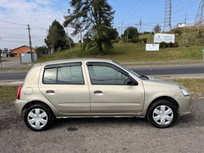 RENAULT - CLIO - 2013/2014 - Bege - R$ 29.900,00