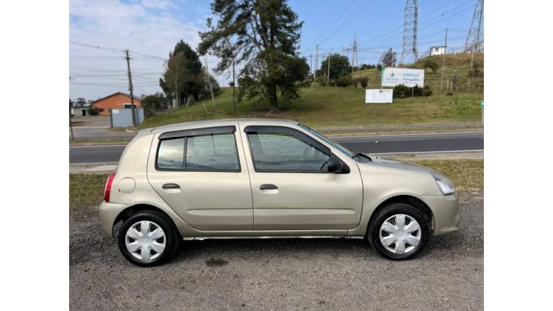 RENAULT - CLIO - 2013/2014 - Bege - R$ 29.900,00