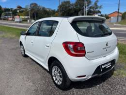 RENAULT - SANDERO - 2016/2016 - Branca - R$ 41.900,00