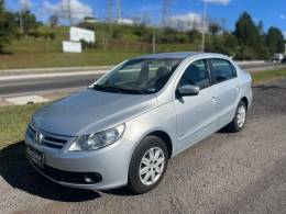 VOLKSWAGEN - VOYAGE - 2011/2012 - Prata - R$ 31.900,00