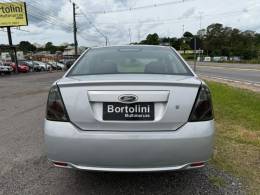 FORD - FIESTA - 2013/2014 - Prata - R$ 36.900,00