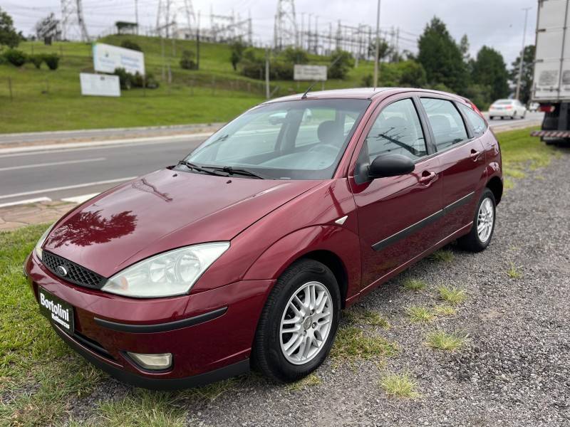 FORD - FOCUS - 2008/2008 - Vermelha - R$ 25.900,00