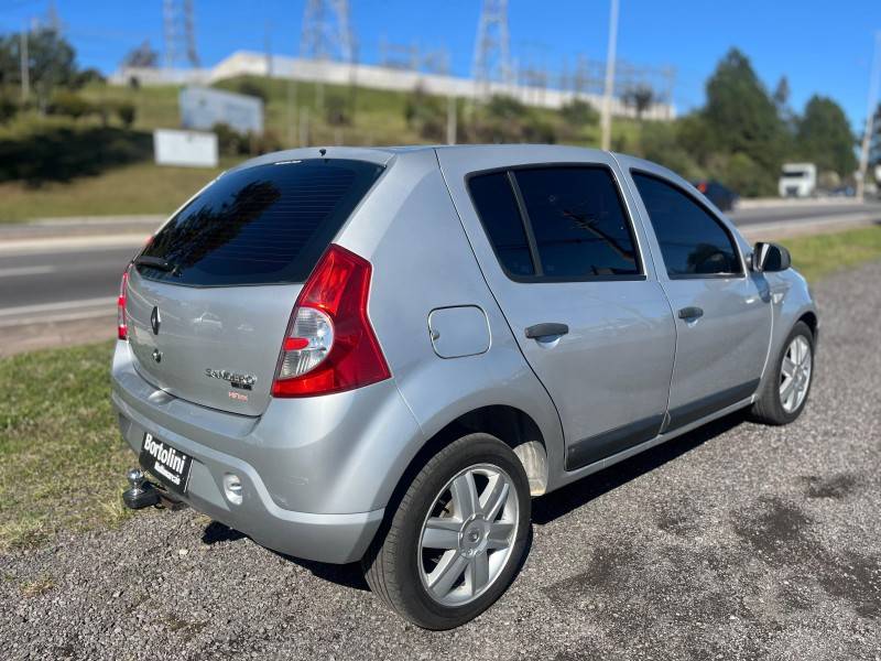 RENAULT - SANDERO - 2010/2011 - Prata - R$ 30.900,00