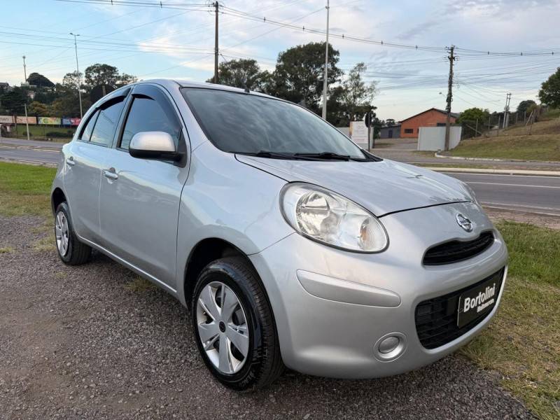 NISSAN - MARCH - 2013/2014 - Prata - R$ 42.900,00