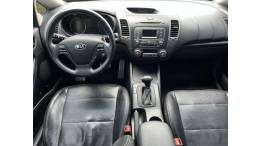 KIA MOTORS - CERATO - 2014/2015 - Prata - R$ 66.900,00