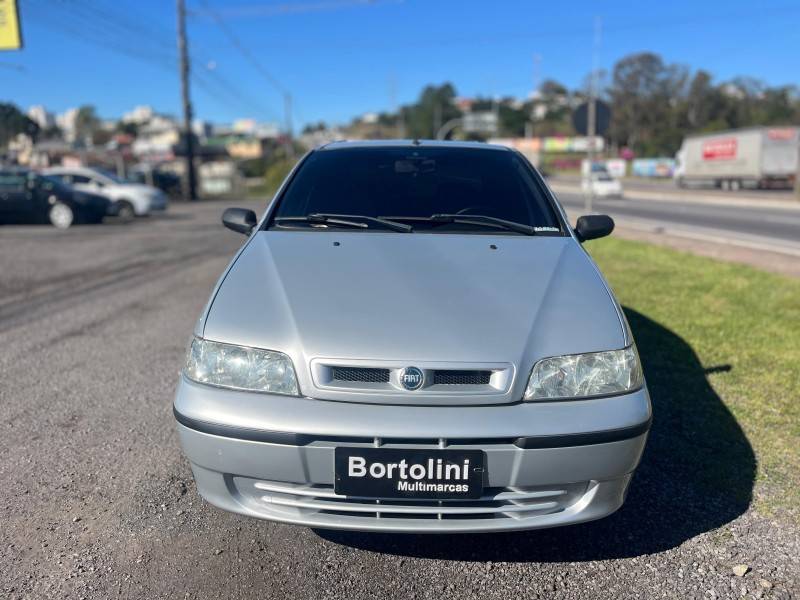 FIAT - PALIO - 2003/2003 - Prata - R$ 18.500,00