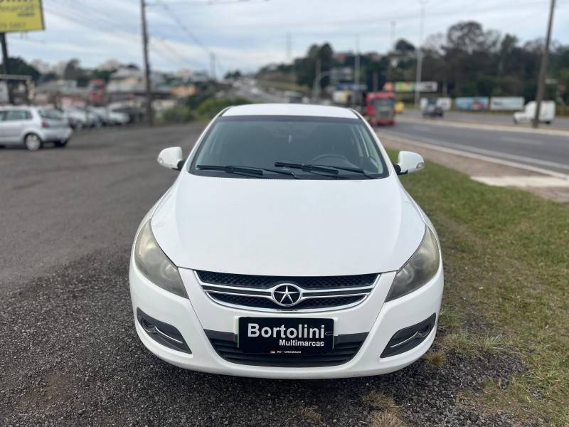 JAC - J5 - 2012/2013 - Branca - R$ 24.900,00