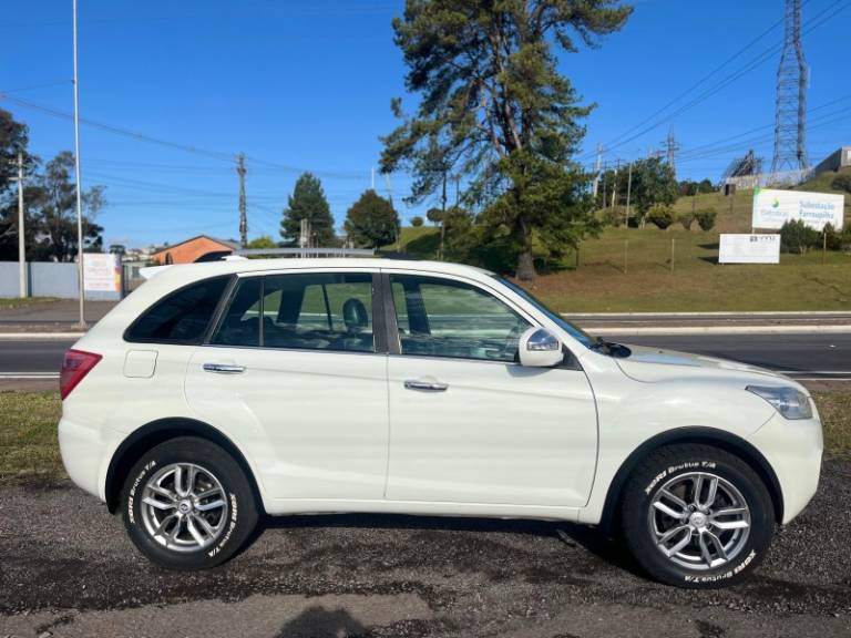 LIFAN - X60 - 2015/2016 - Branca - R$ 46.900,00