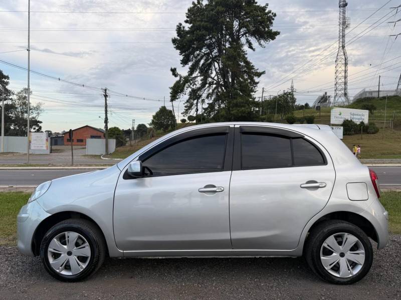 NISSAN - MARCH - 2013/2014 - Prata - R$ 42.900,00