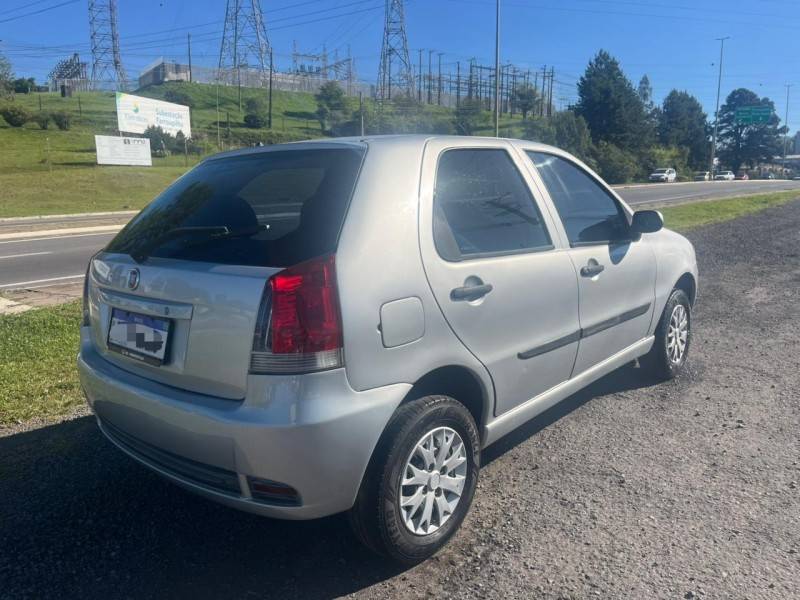 FIAT - PALIO - 2011/2012 - Prata - R$ 27.900,00