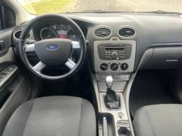 FORD - FOCUS - 2010/2011 - Prata - R$ 39.900,00