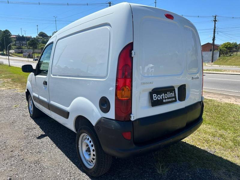 RENAULT - KANGOO - 2014/2015 - Branca - R$ 46.900,00