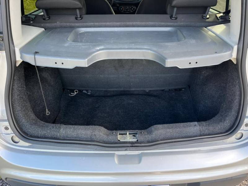 FIAT - UNO - 2018/2019 - Prata - R$ 41.000,00