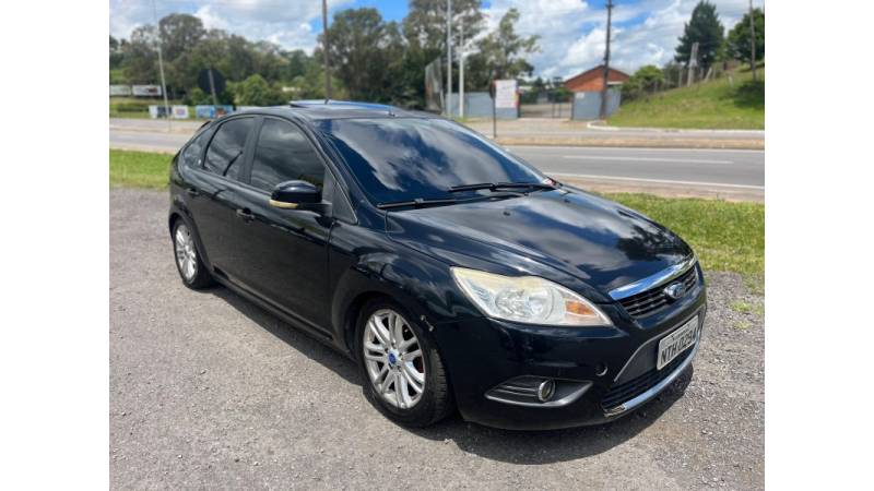 FORD - FOCUS - 2010/2010 - Preta - R$ 31.900,00