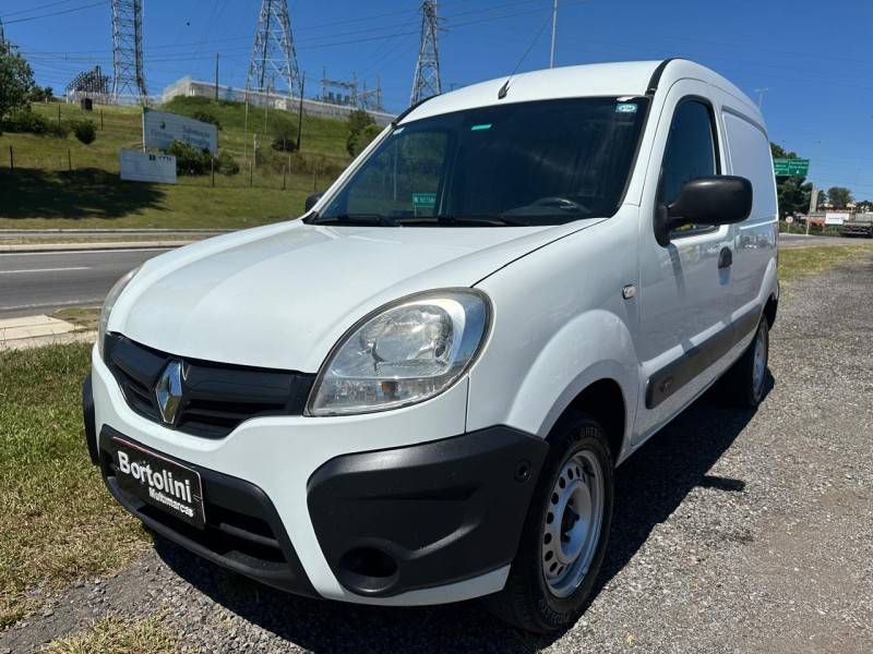 RENAULT - KANGOO - 2014/2015 - Branca - R$ 46.900,00