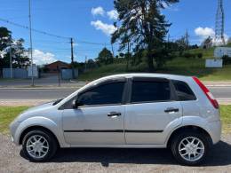 FORD - FIESTA - 2004/2005 - Prata - R$ 19.900,00